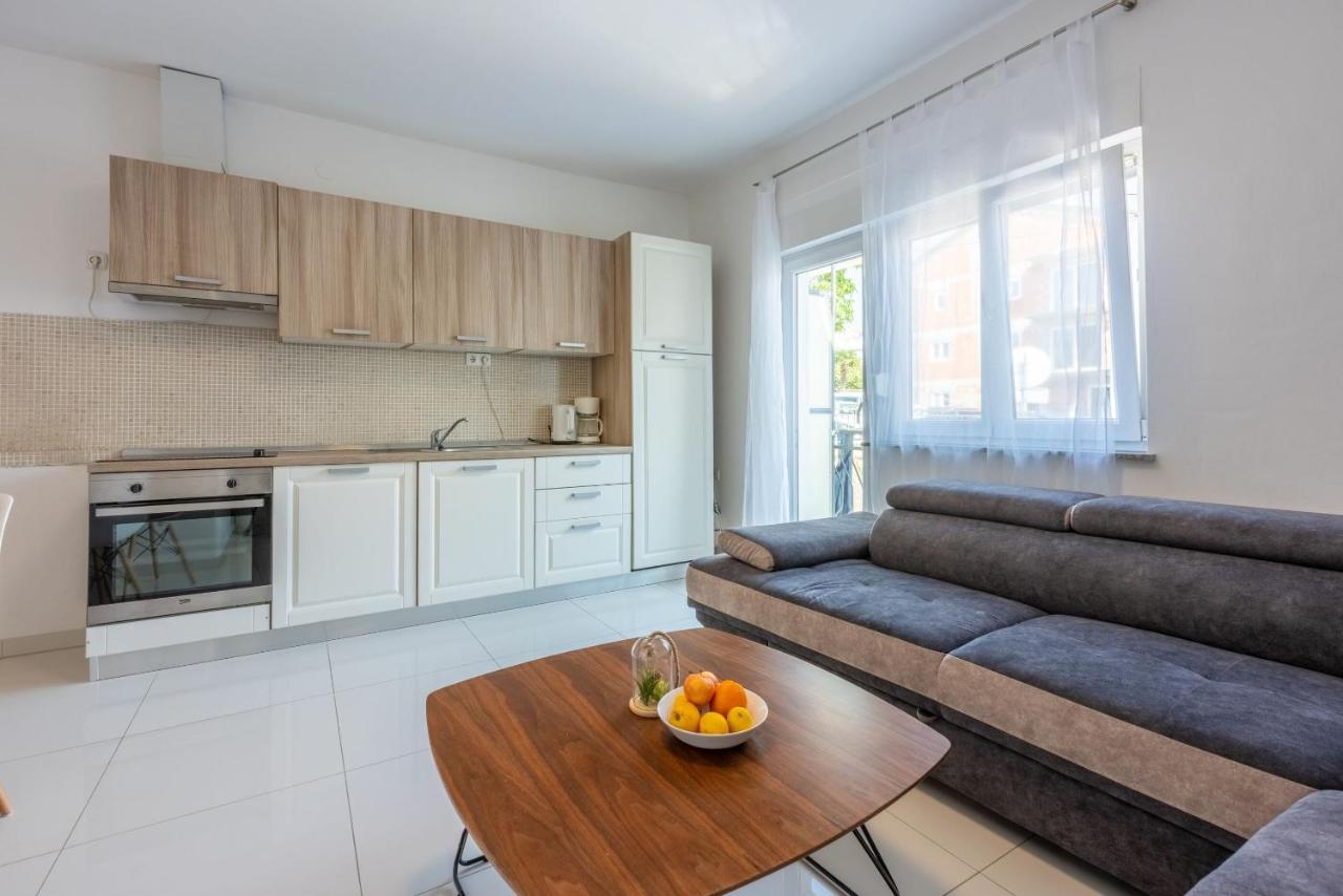 Apartment Robert Crikvenica Eksteriør billede