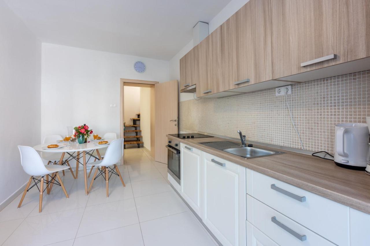 Apartment Robert Crikvenica Eksteriør billede